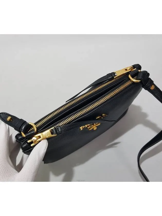 Bandoliera triangle logo double zipper cross bag 1BH046