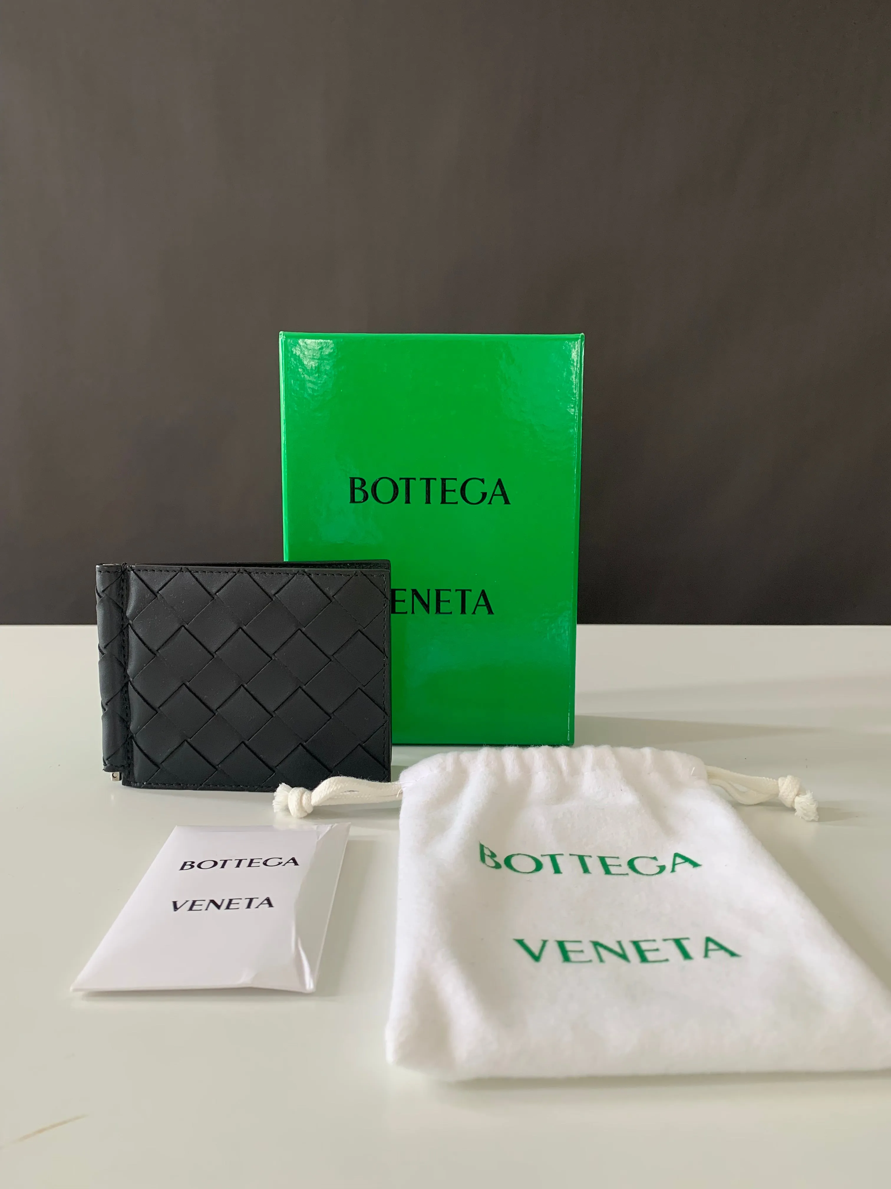 <b> BOTTEGA VENETA</b> <br>Bill Clip