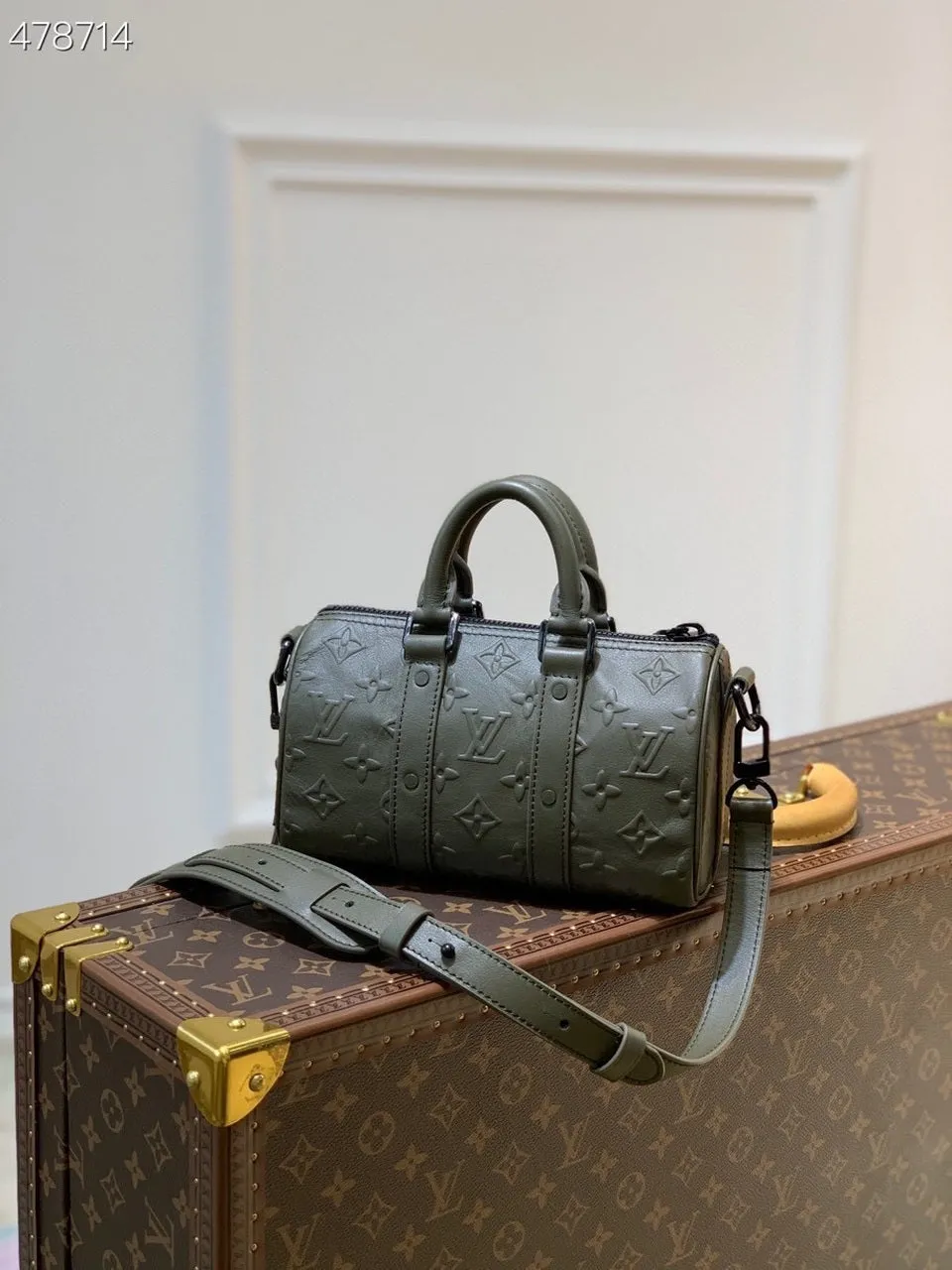 LV Keepall XS Monogram Seal Khaki For Men, Bags 8.3in/21cm LV M57961