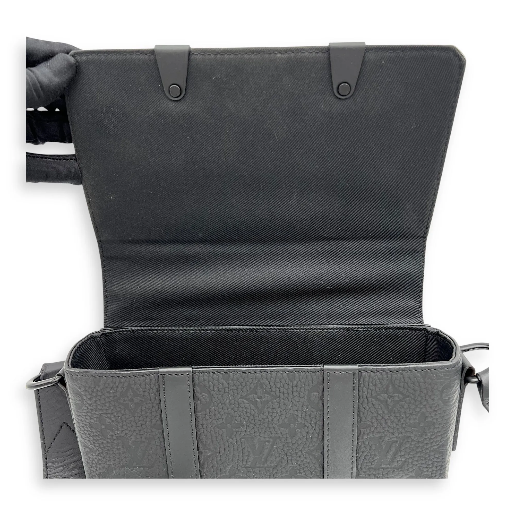 Trunk PM Black Crossbody Bag in Taurillon Monogram Leather, Lacquered Metal hardware